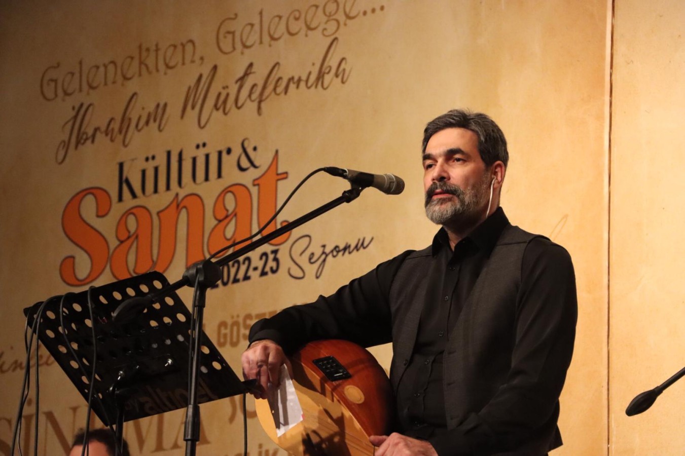 MİLLİ ŞAİRİMİZ, UĞUR IŞILAK’IN YORUMUYLA ANILDI