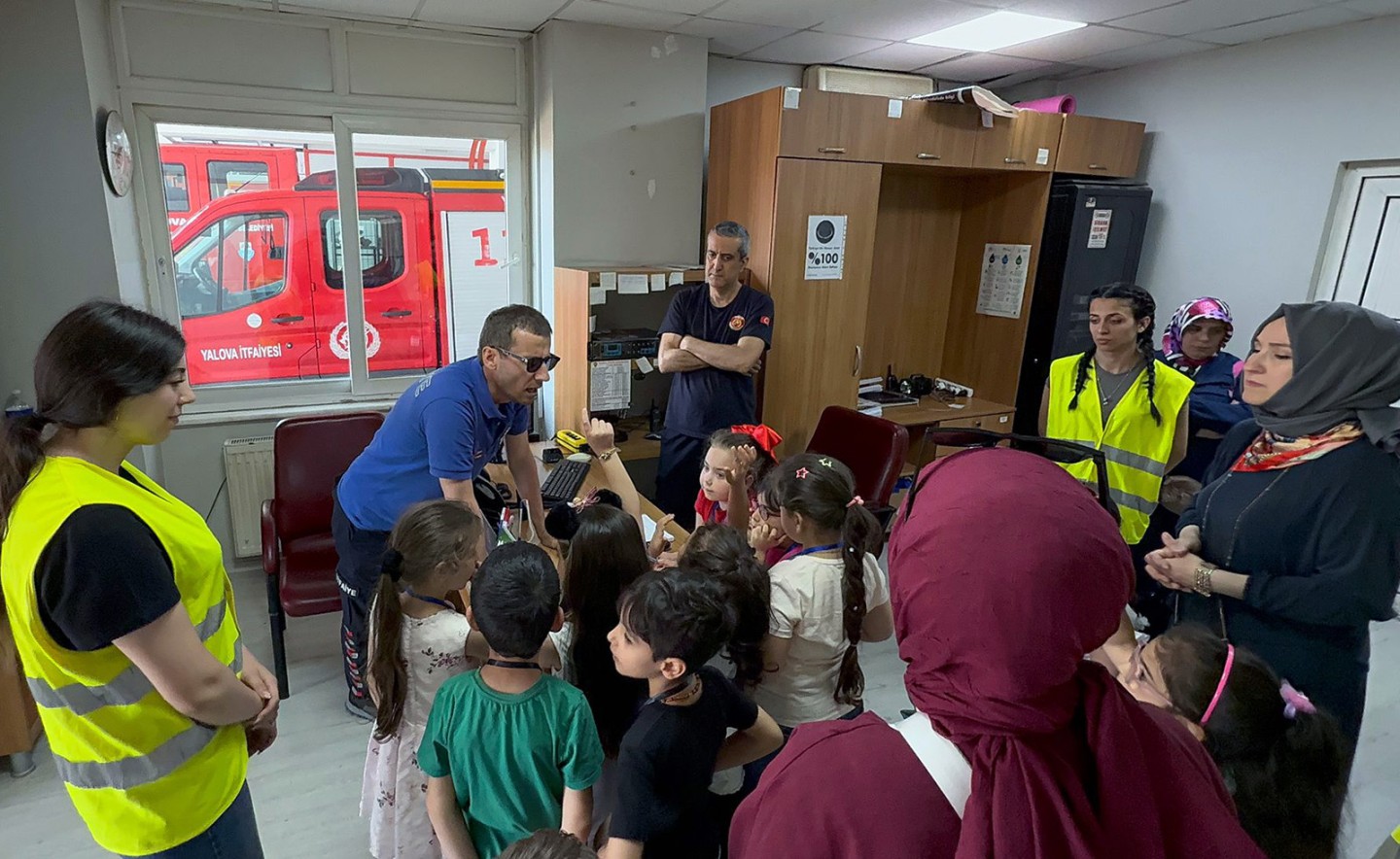 MİNİKLERDEN İTFAİYEMİZE ZİYARET