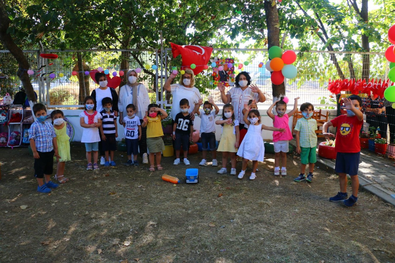 MİNİKLERİN YAZ OKULU BİTTİ