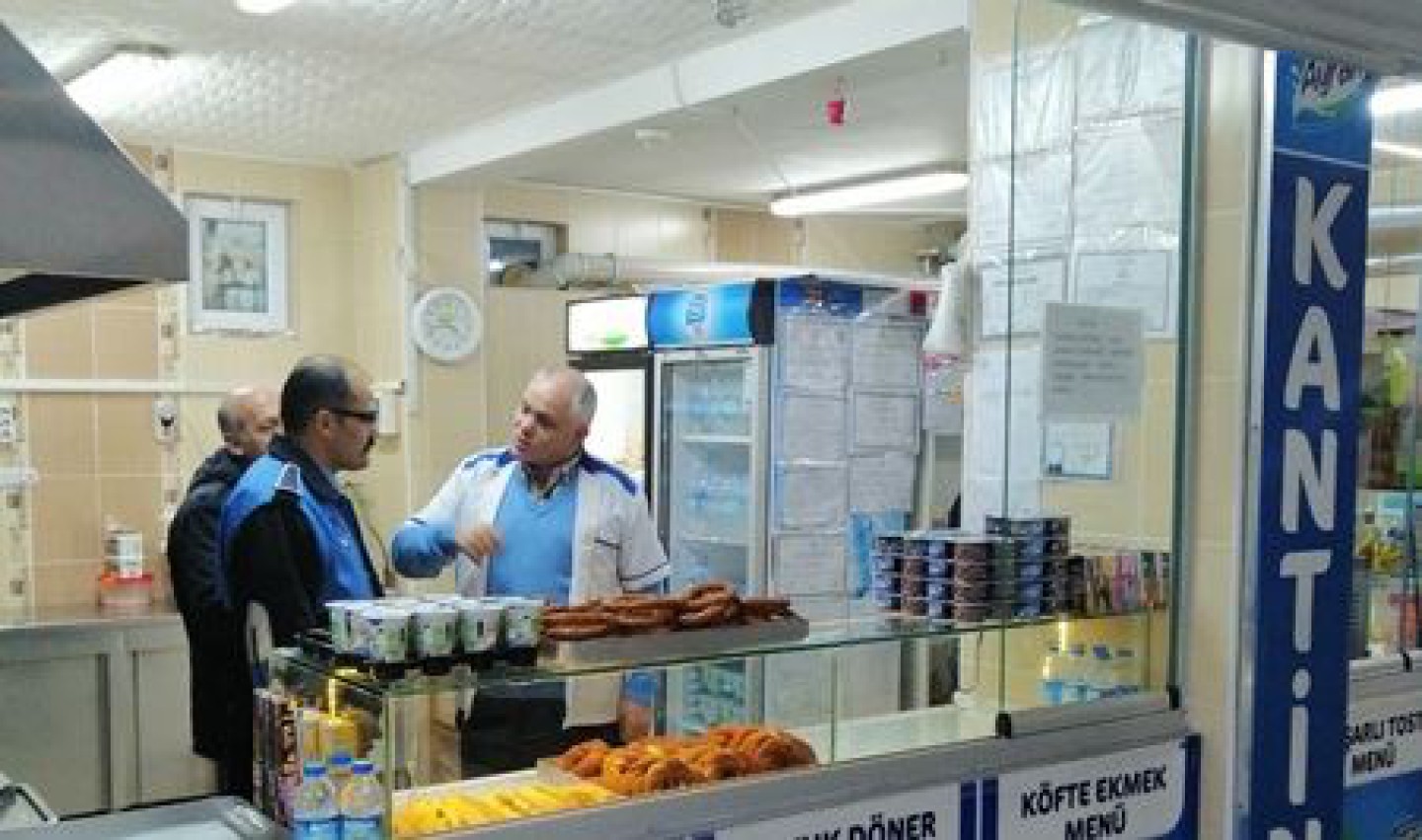 OKUL KANTİNLERİNDE ŞIRINGALI ÇİKOLATA DENETİMİ