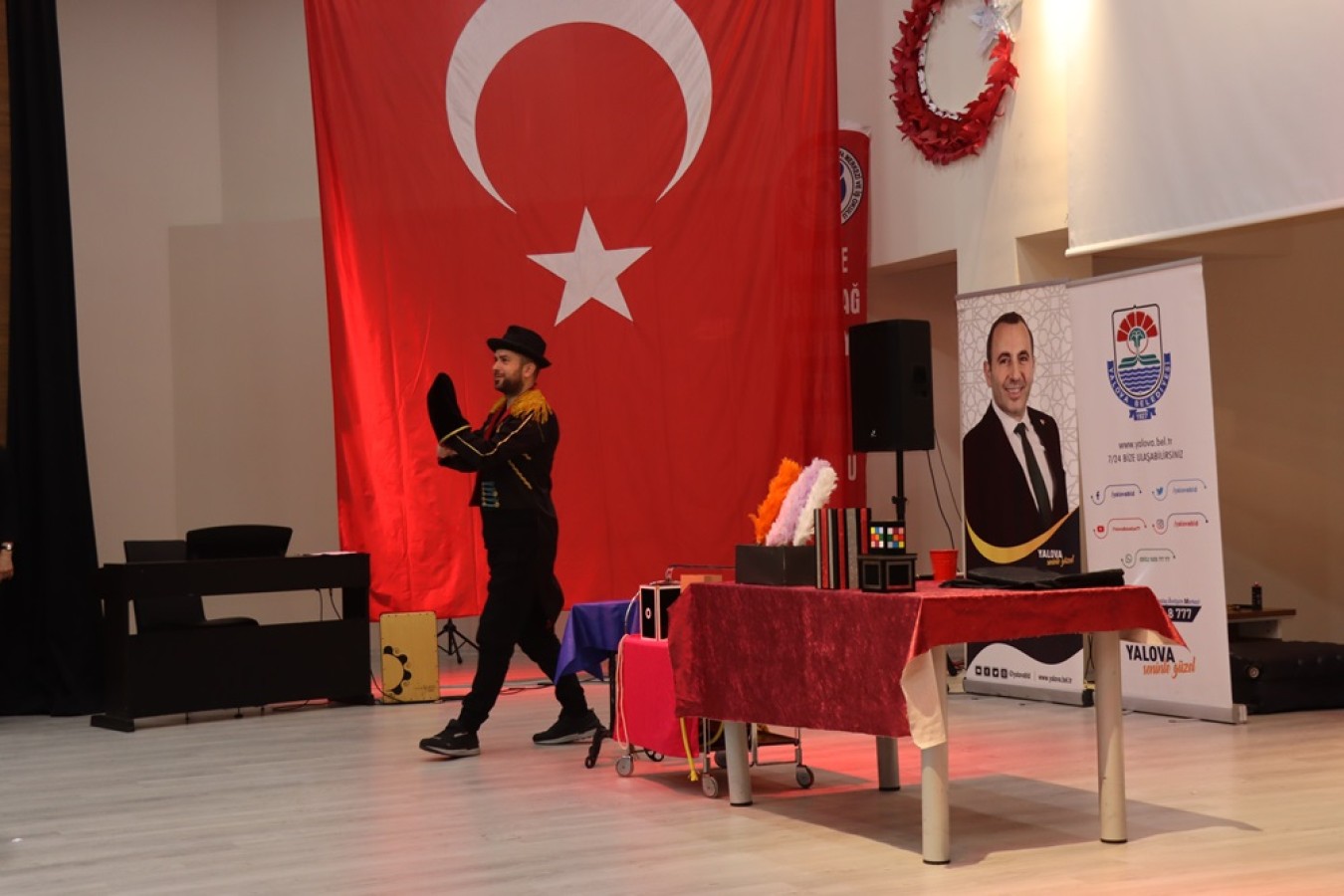 ÖZEL ÇOCUKLARA YALOVA BELEDİYESİ’NDEN İLLÜZYON GÖSTERİSİ