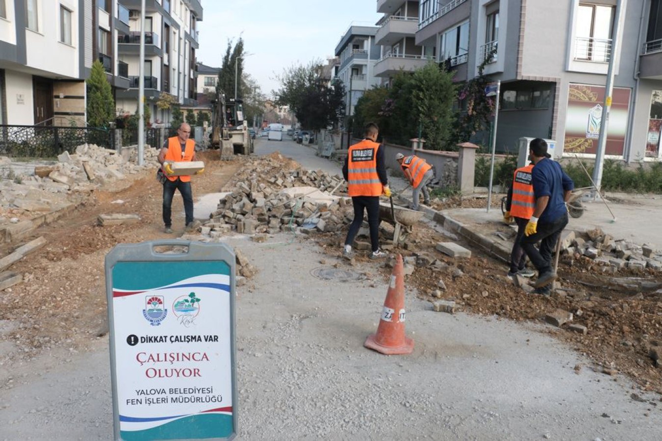 PARKE BAKIM ONARIM ÇALIŞMALARI DEVAM EDİYOR