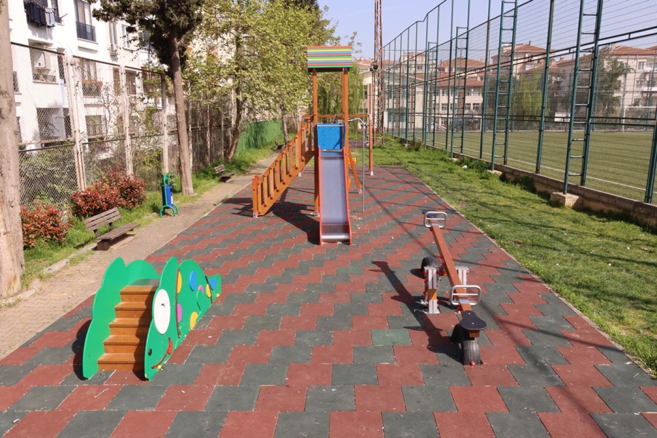 PARKLAR MODERN GÖRÜNÜME KAVUŞUYOR