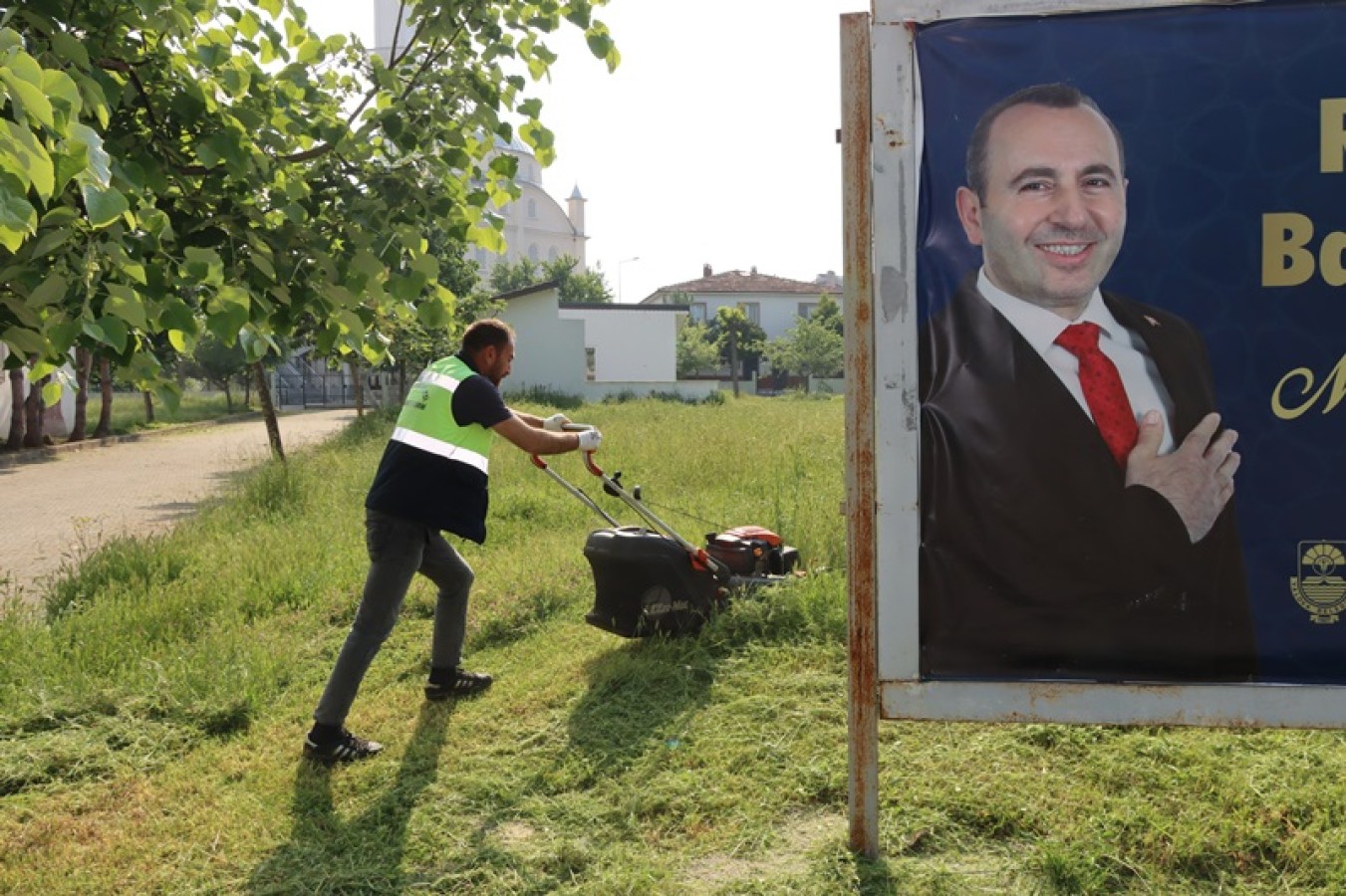 PAŞAKENT MAHALLESİNDE KAPSAMLI TEMİZLİK ÇALIŞMASI YAPILDI