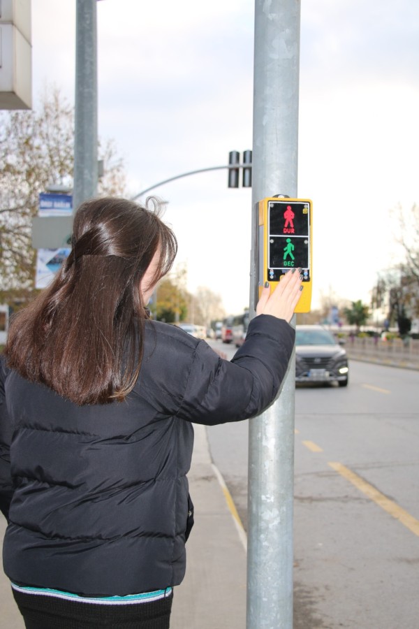 PAZAR YERİ ÖNÜNE SESLİ BUTON YERLEŞTİRİLDİ