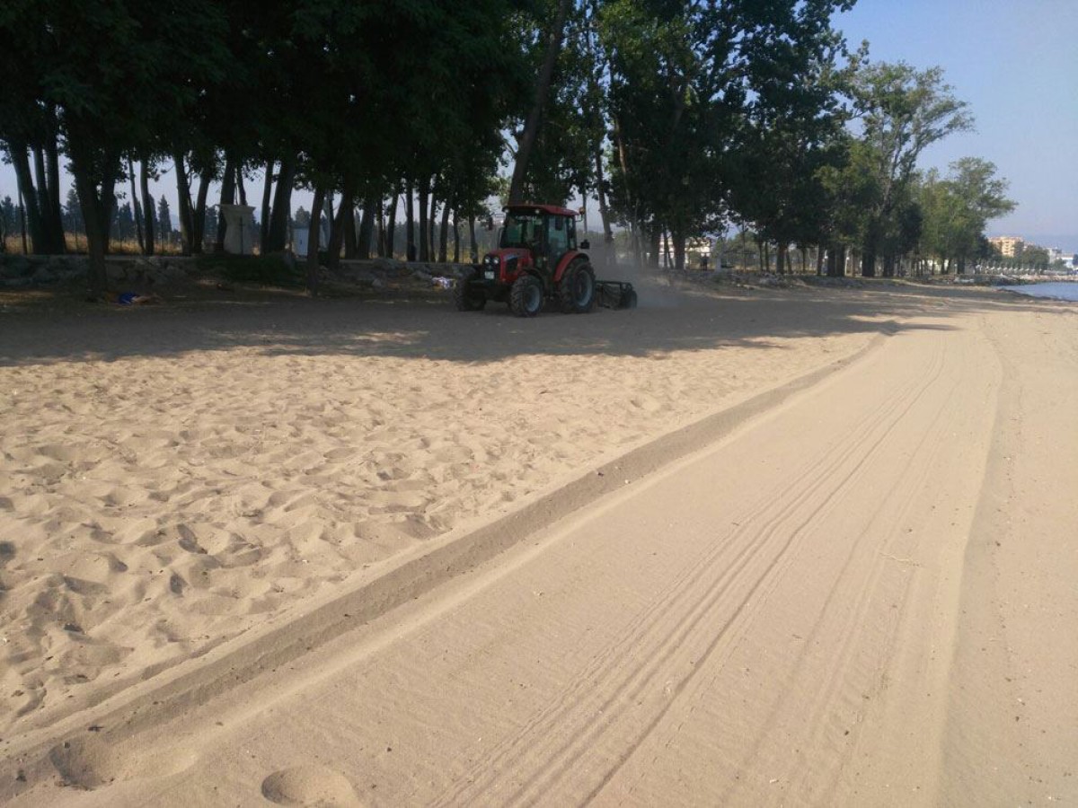 PLAJLARIN TEMİZLİĞİ DEVAM EDİYOR