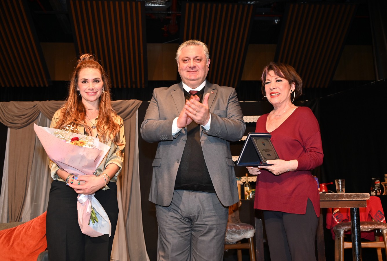 PLASTİK AŞKLAR OYUNU YALOVALILARLA BULUŞTU