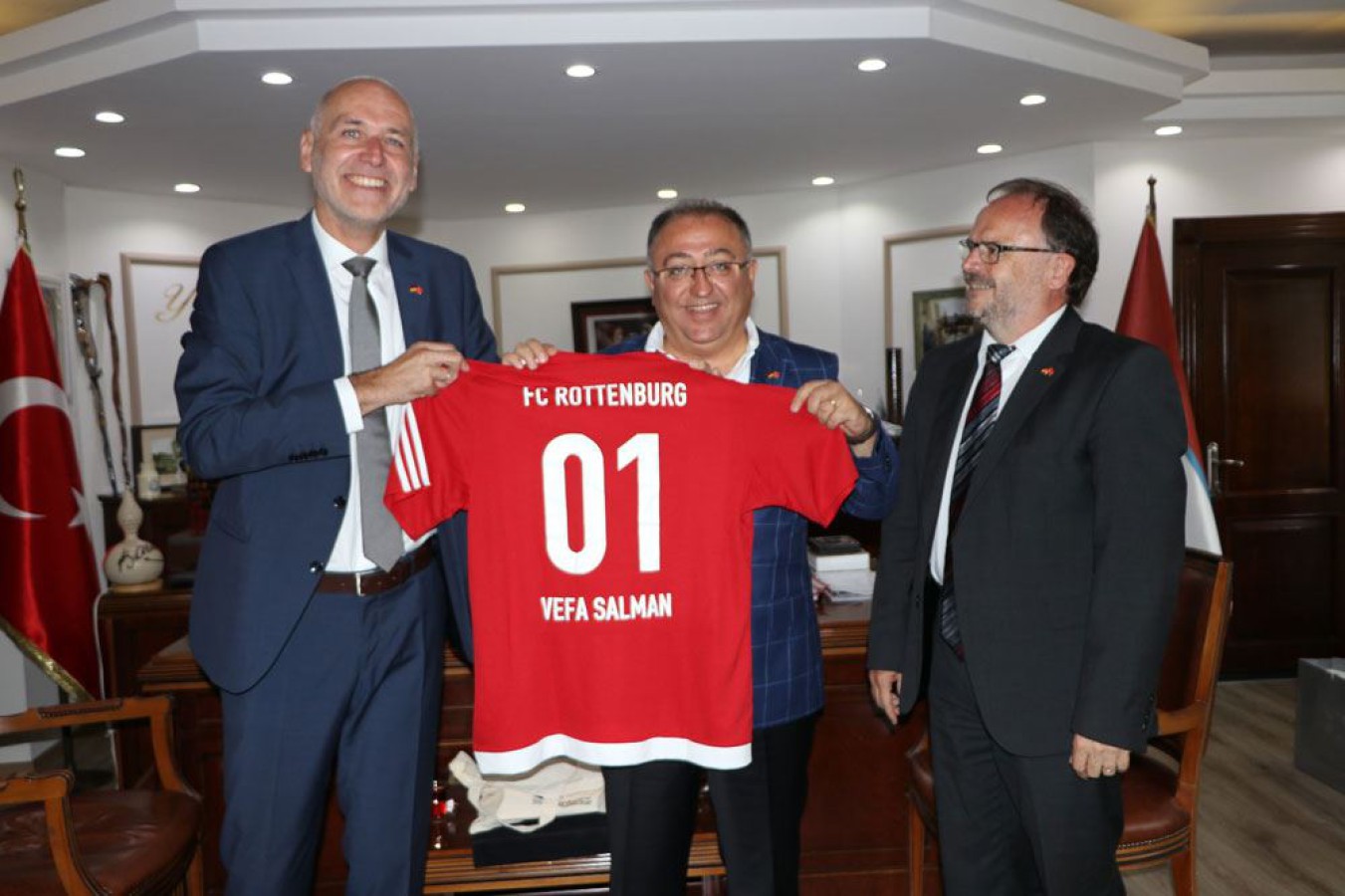 ROTTENBURG HEYETİNDEN BAŞKAN SALMAN’A ZİYARET