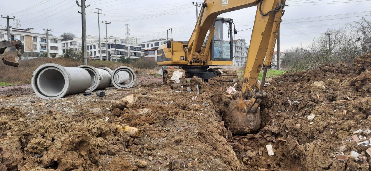 SAFRAN YOLUNA YAĞMURSUYU KANAL ÇALIŞMALARI BAŞLADI