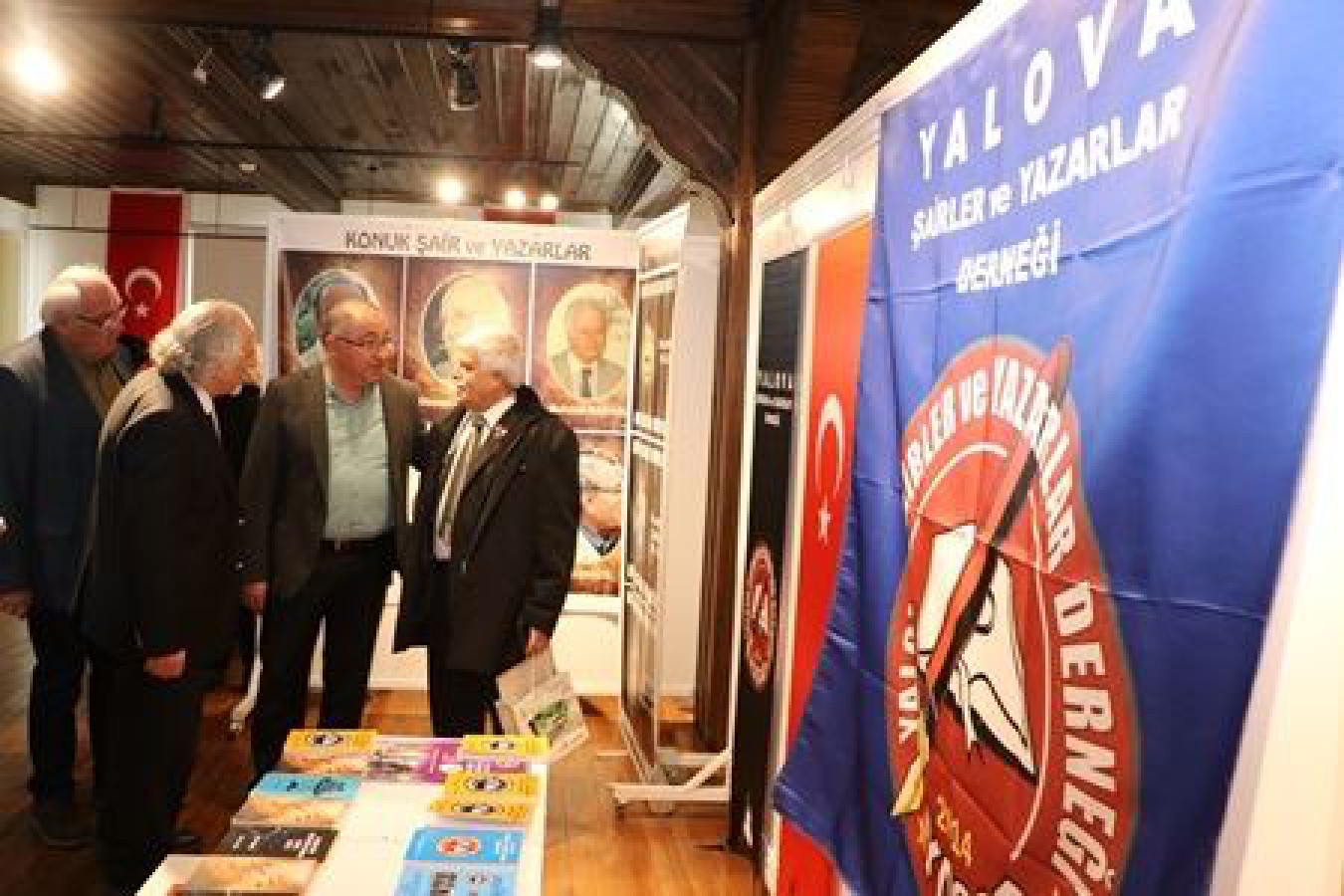 ŞAİR VE YAZARLAR YALOVA’DA BULUŞTU