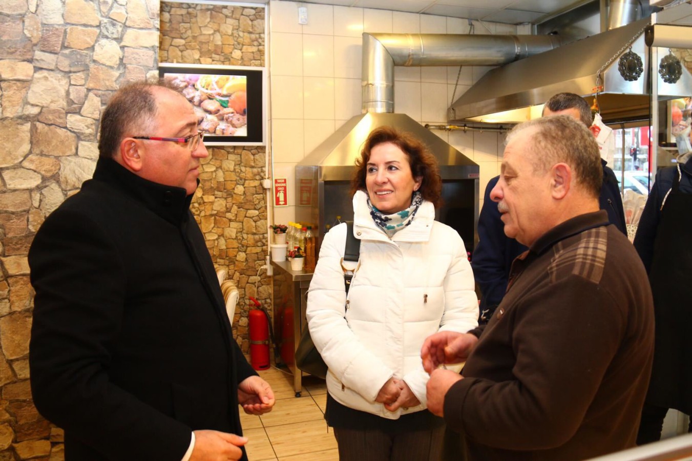 SALMAN ESNAF KOMŞULARIYLA BİRLİKTE