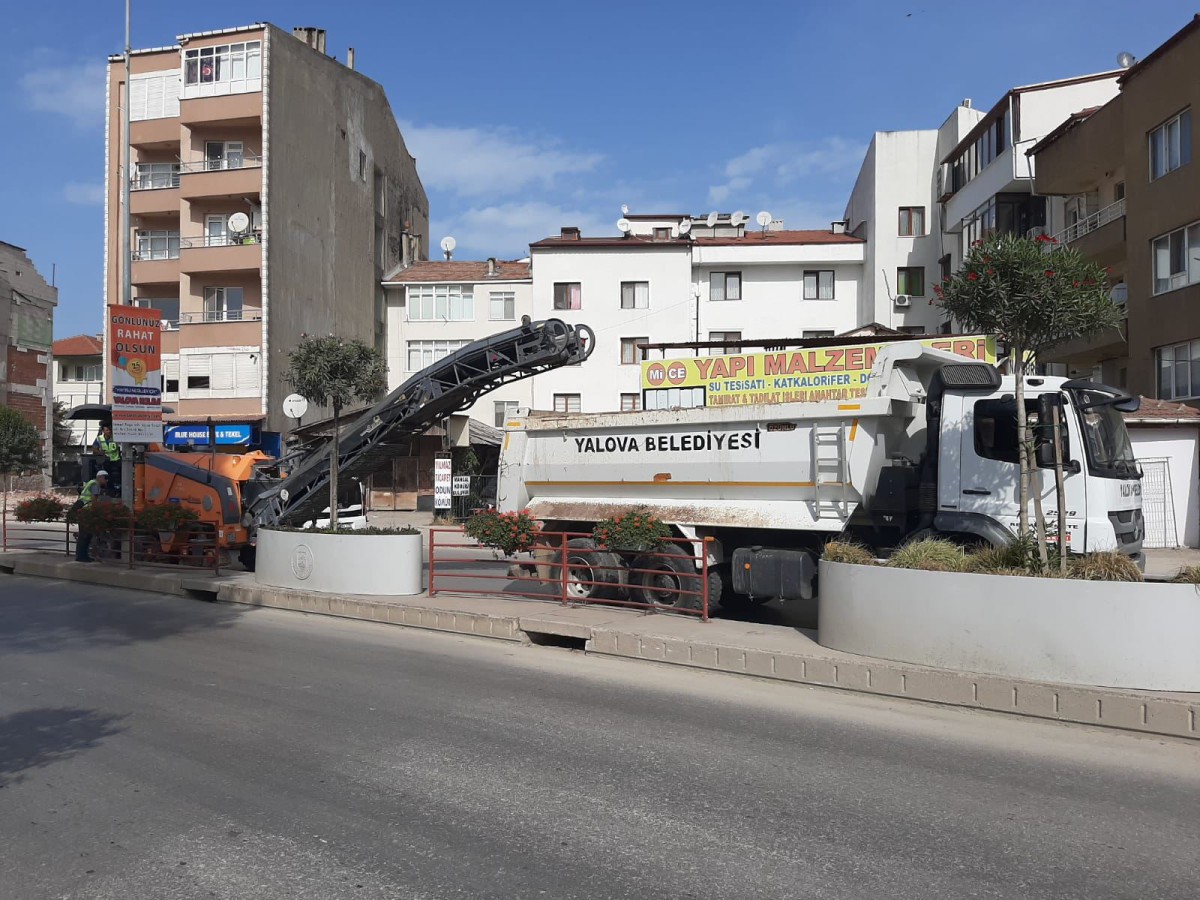 ŞEHİT ÖMER FAYDALI CADDESİNDE ASFALTLAMA ÇALIŞMALARININ STARTI VERİLDİ