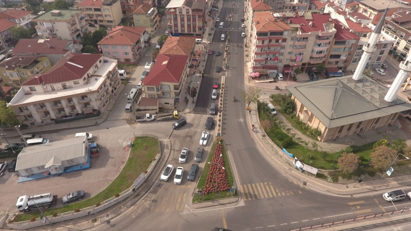 ŞEHİT ÖMER FAYDALI CADDESİNE 3800 TON ASFALT DÖKÜLDÜ