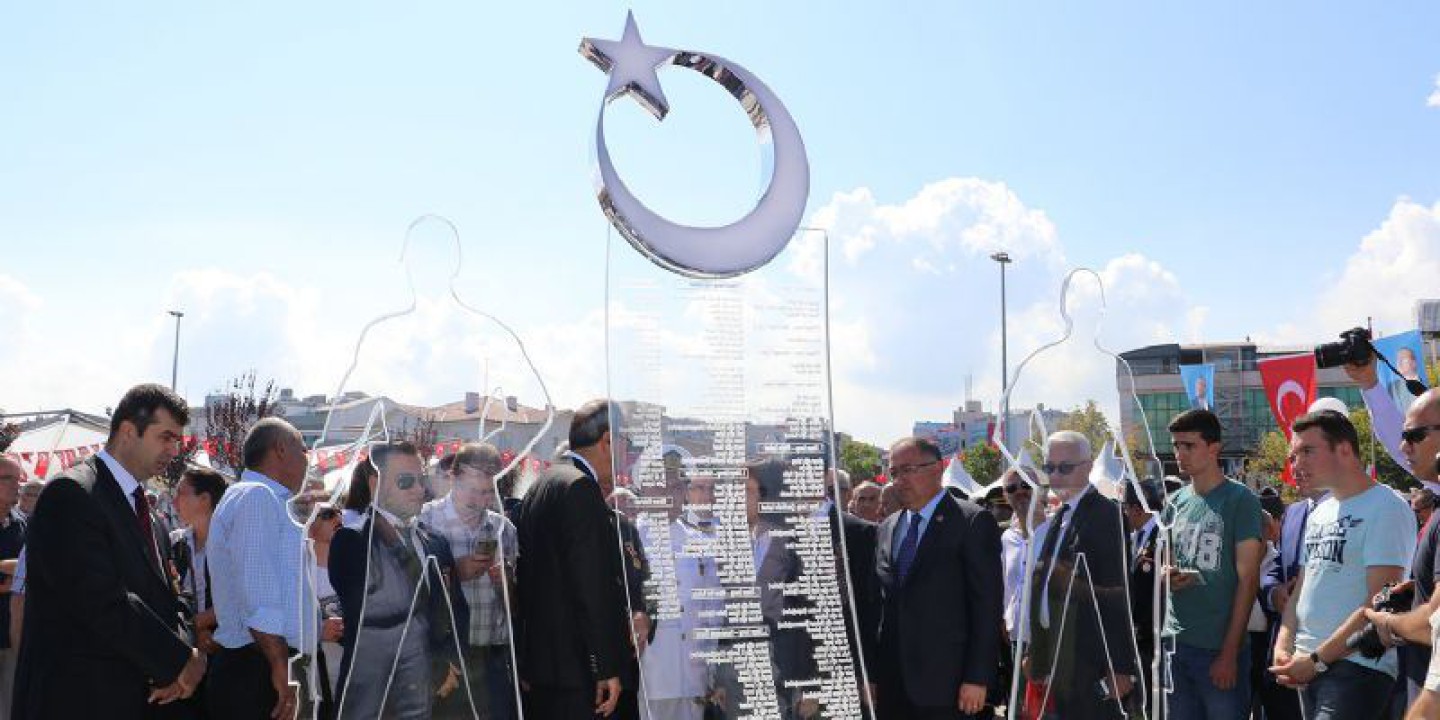 ŞEHİTLER ANITI AÇILDI