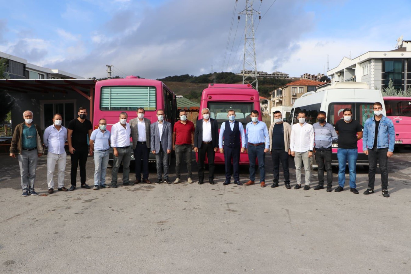 SORUNLAR BİR BİR ÇÖZÜLÜYOR, ESNAFIN YÜZÜ GÜLÜYOR