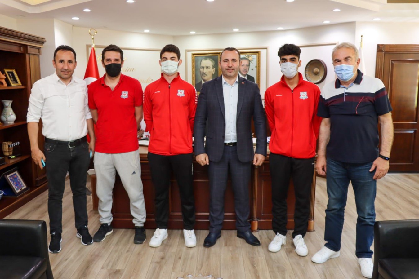 SPORCULARDAN BAŞKAN VEKİLİ TUTUK’A ZİYARET