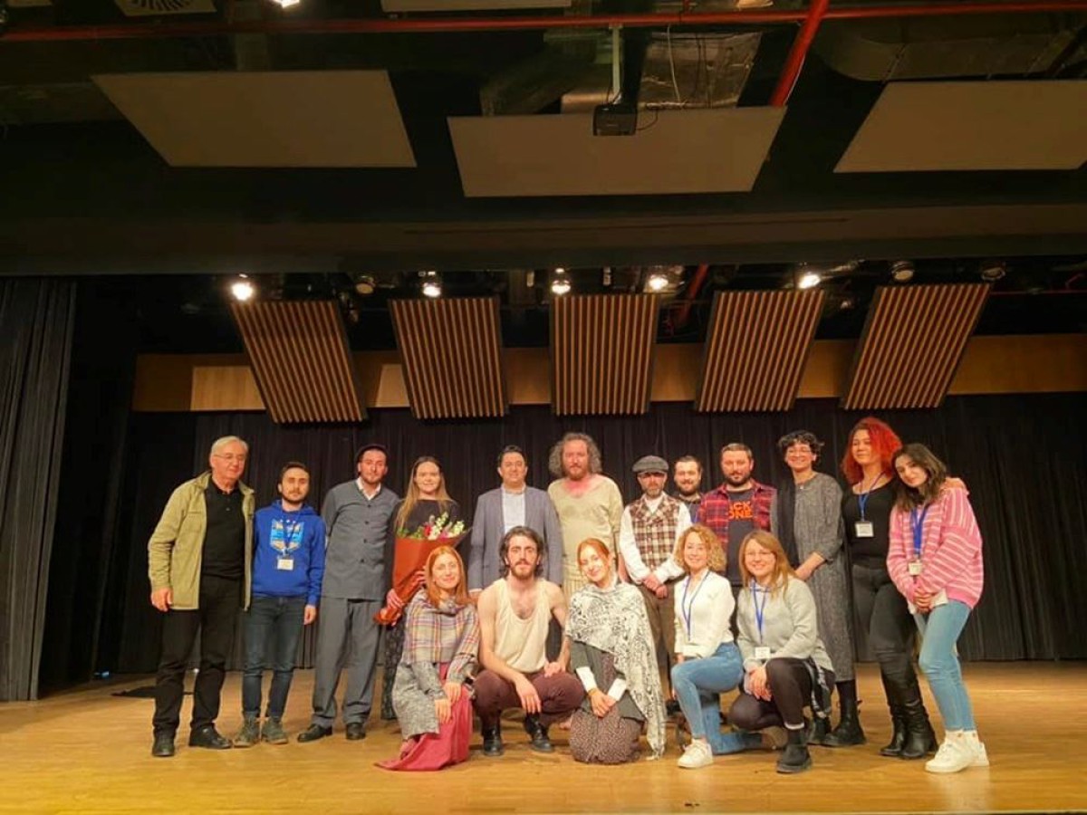 TİYATRO OYUNUNA YALOVALILAR BÜYÜK İLGİ GÖSTERDİ