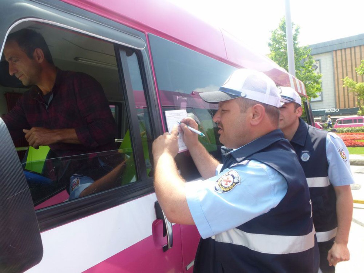 TRAFİK ZABITA EKİPLERİNDEN TOPLU TAŞIMA ARAÇLARINA DENETLEME