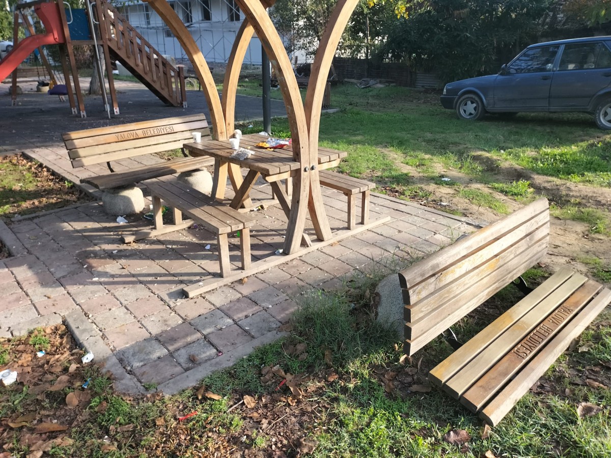 VANDALLAR İŞ BAŞINDA