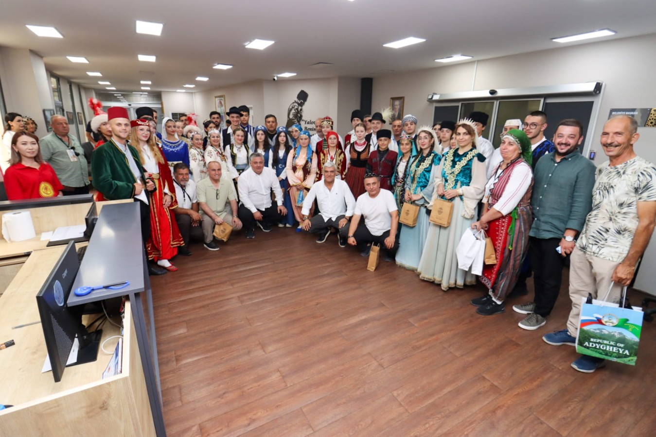 YAFEM'İN TÜRK DÜNYASI TEMSİLCİLERİ YALOVA BELEDİYESİ'NDE AĞIRLANDI