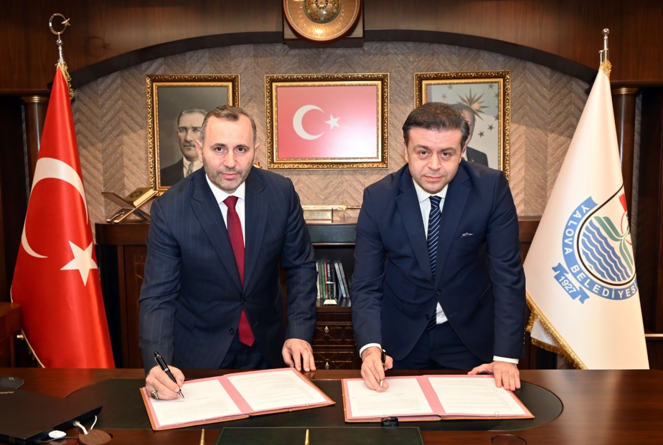 YALOVA BELEDİYE BAŞKANI MUSTAFA TUTUK’TAN GENÇLERE SINAV JESTİ