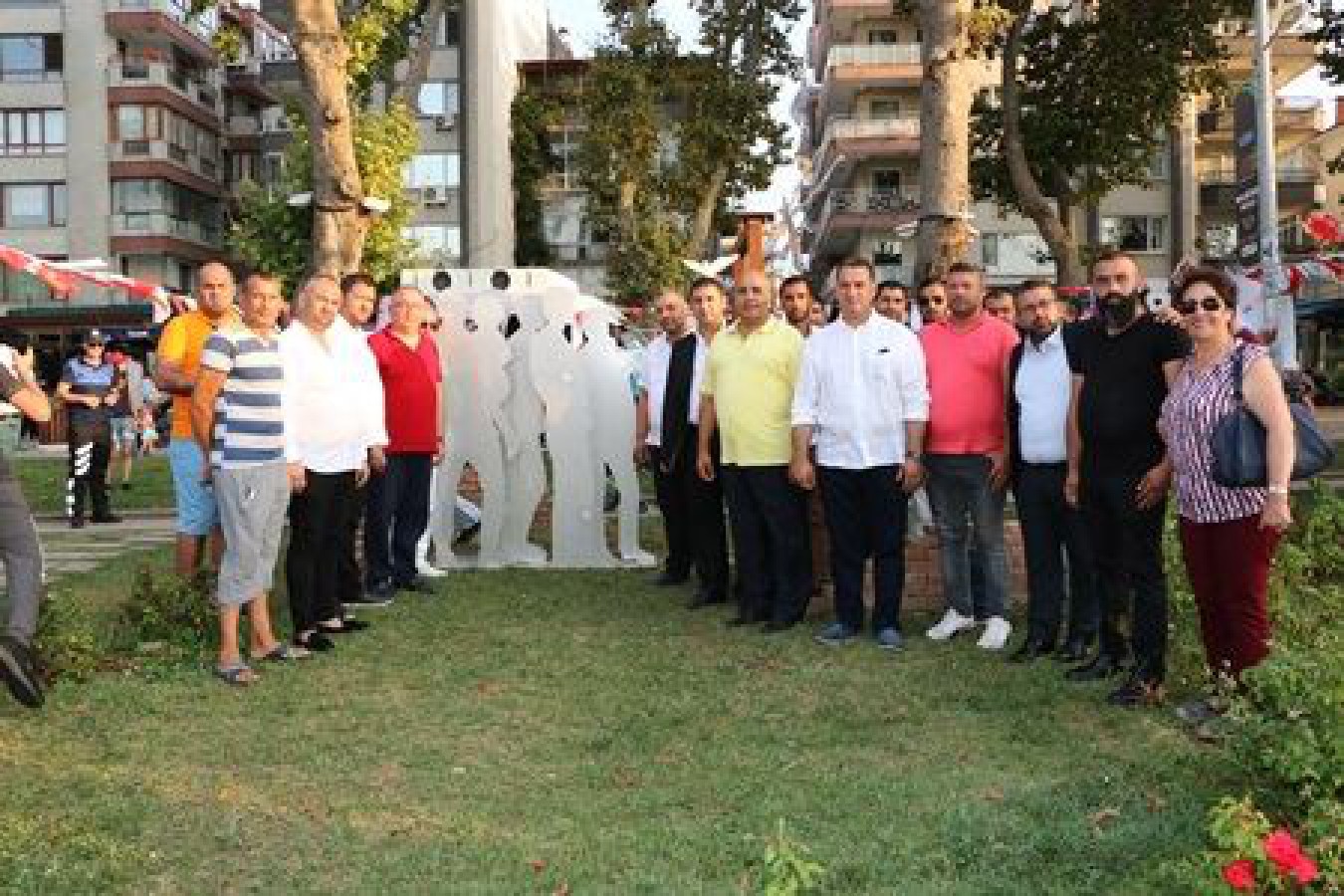 YALOVA BELEDİYESİ GAZİPAŞA CADDESİNE YAPTIĞI ROMAN SOYKIRIM ANITI TÖRENLE AÇILDI