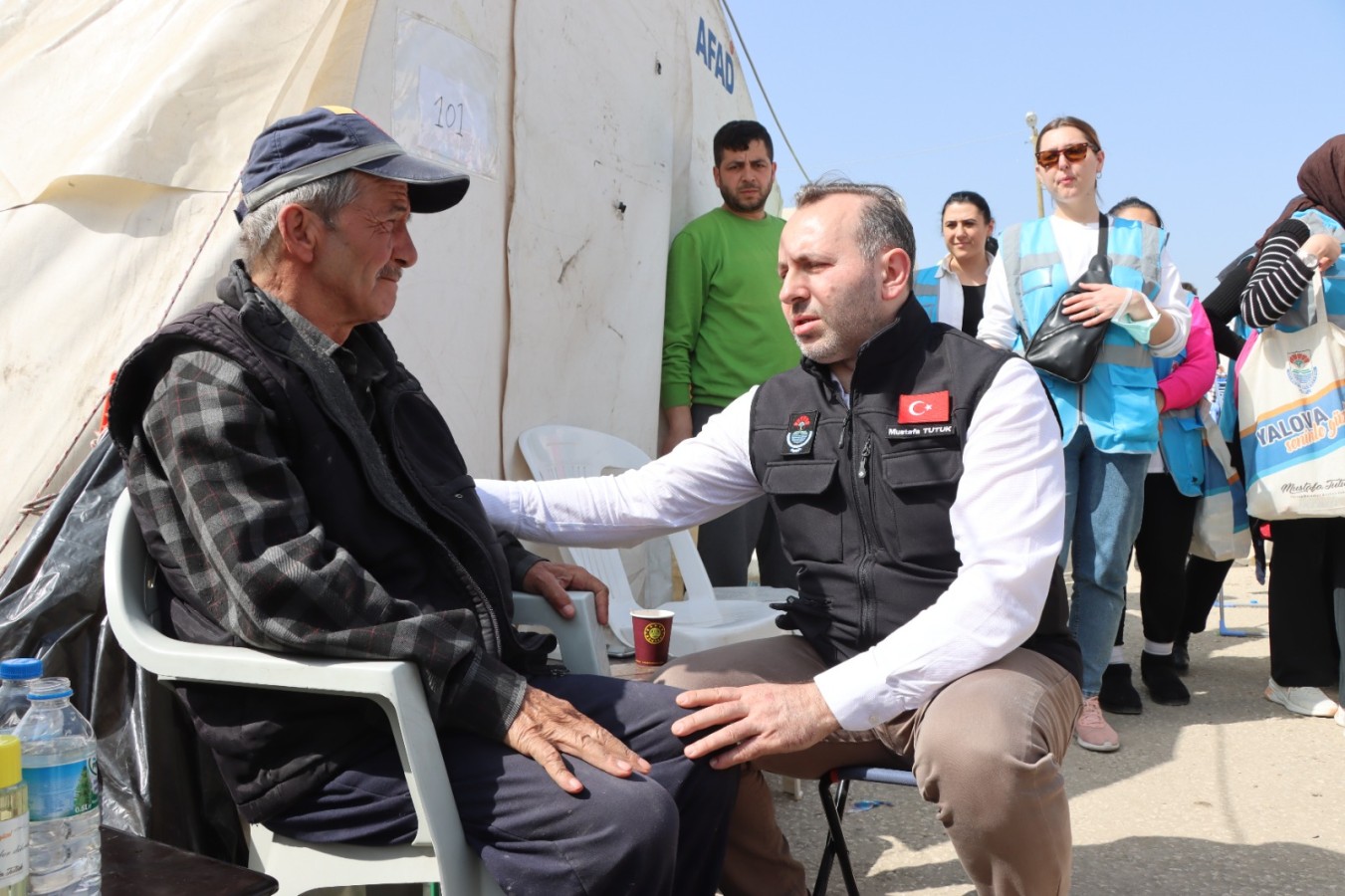 YALOVA BELEDİYESİ HATAY’DA DEPREMİN YARALARINI SARIYOR