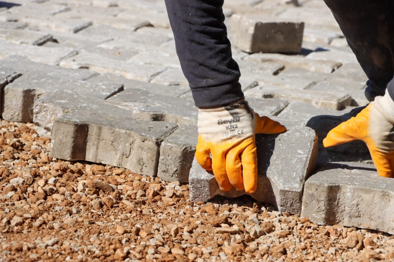 YALOVA BELEDİYESİ HER NOKTADA ÇALIŞMALARINA DEVAM EDİYOR