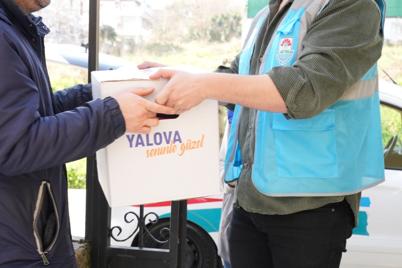 YALOVA BELEDİYESİ İHTİYAÇ SAHİBİ OLAN VATANDAŞLARIN YANINDA