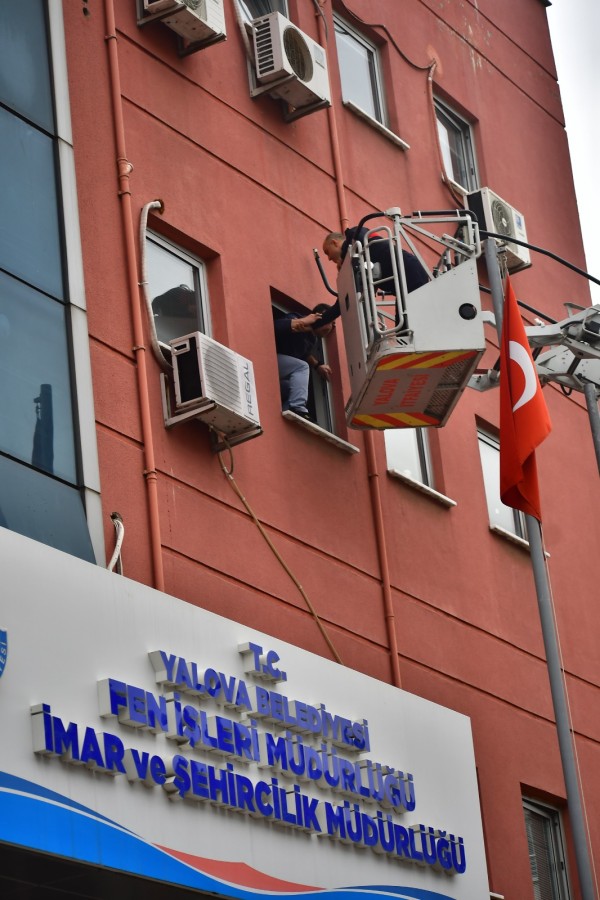 YALOVA BELEDİYESİ İTFAİYESİ’NDEN GERÇEĞİ ARATMAYAN TATBİKAT