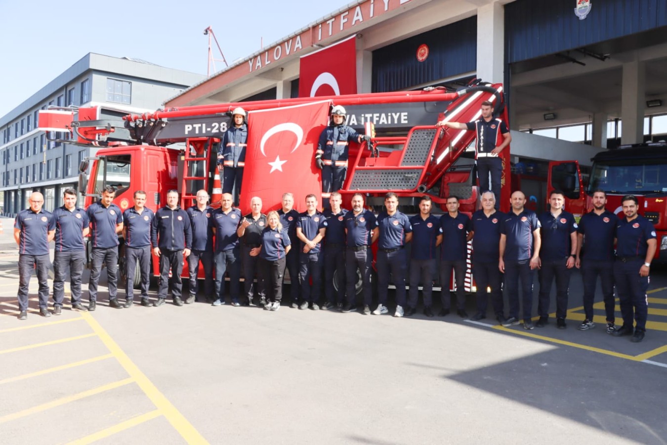 YALOVA BELEDİYESİ İTFAİYESİ’NDEN ŞEHİR TURU