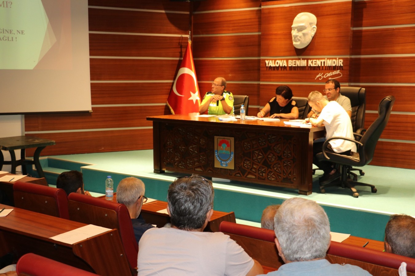 YALOVA BELEDİYESİ ŞOFÖRLERE EĞİTİM DÜZENLEDİ