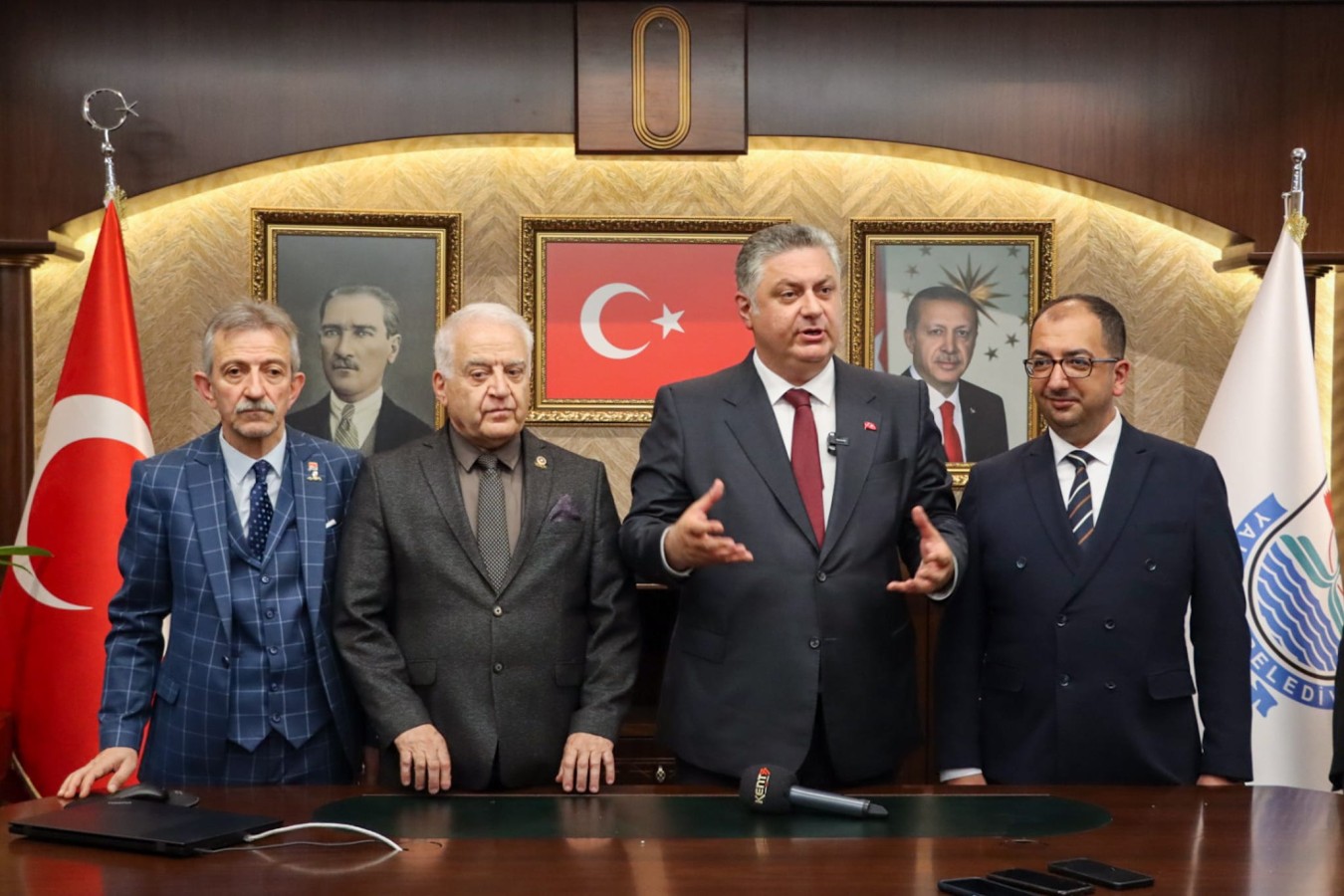 YALOVA BELEDİYESİ’NDE DEVİR TESLİM TÖRENİ GERÇEKLEŞTİ