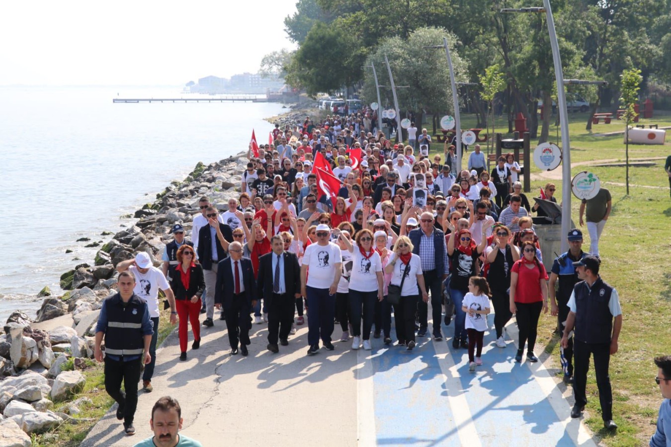 YALOVA BELEDİYESİ’NDEN COŞKULU YÜRÜYÜŞ