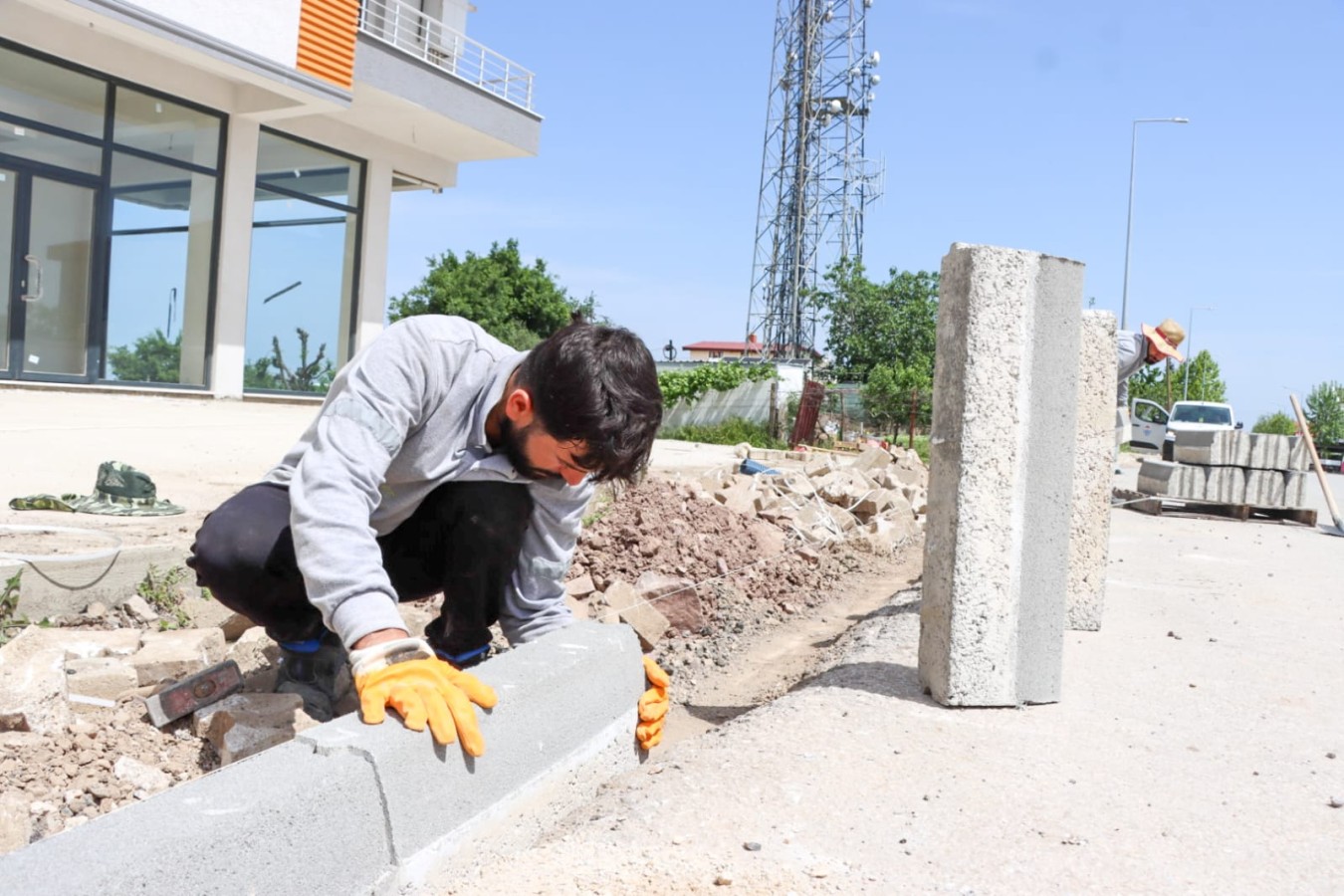 Yalova Belediyesi'nden Kazımkarabekir Mahallesi’ne Yeni Tretuvar Çalışması