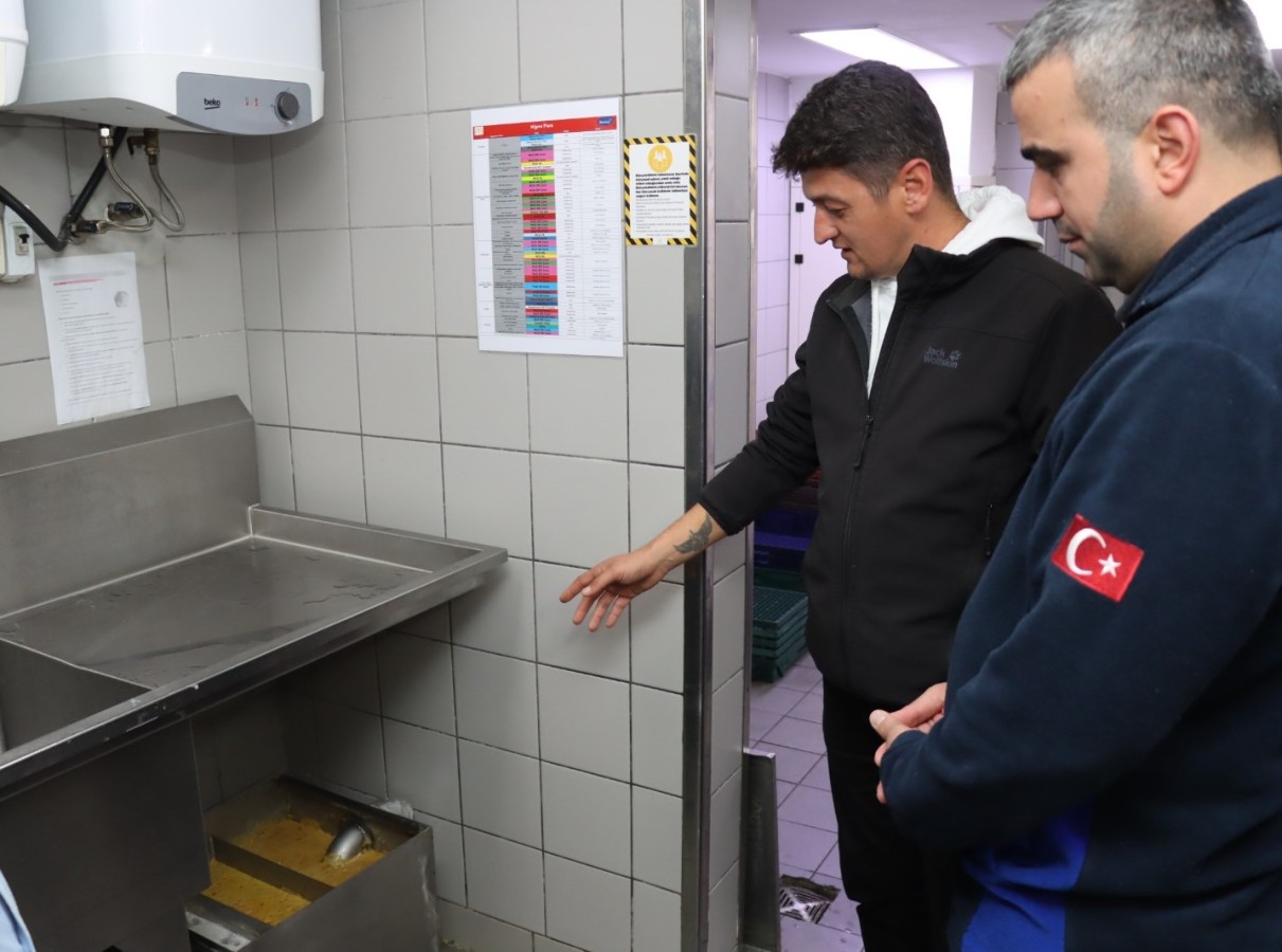  YALOVA BELEDİYESİ’NDEN RESTORAN VE KAFELERE BİTKİSEL ATIK YAĞ DENETİMİ