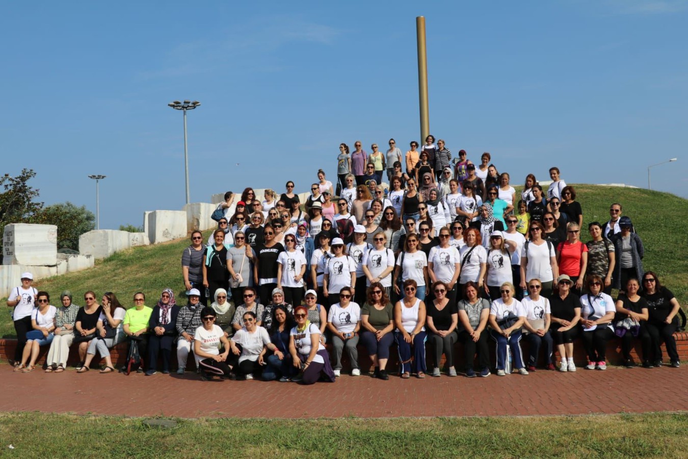 YALOVA BELEDİYESİ’NİN SAHİL YÜRÜYÜŞÜNE YOĞUN KATILIM