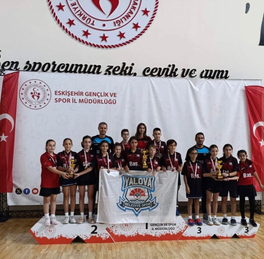 YALOVA BELEDİYESPOR SPORCULARI MADALYALARI TOPLADI