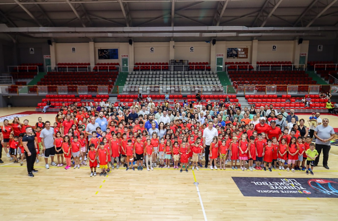 YALOVA BELEDİYESPOR YAZ SPOR OKULLARI EĞİTİMLERİNE BAŞLADI
