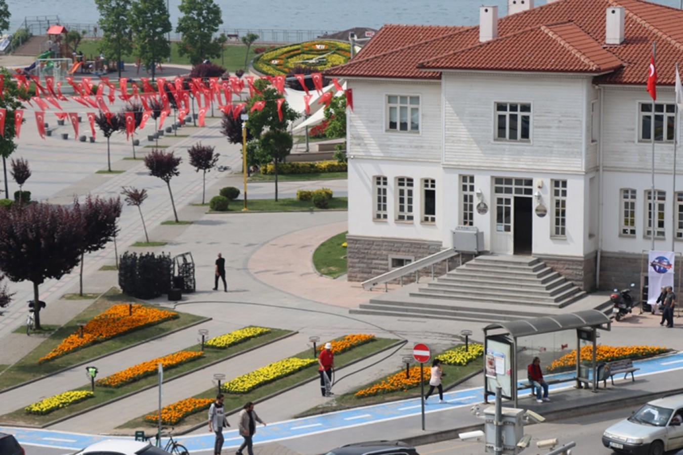 YALOVA ÇİÇEK AÇTI