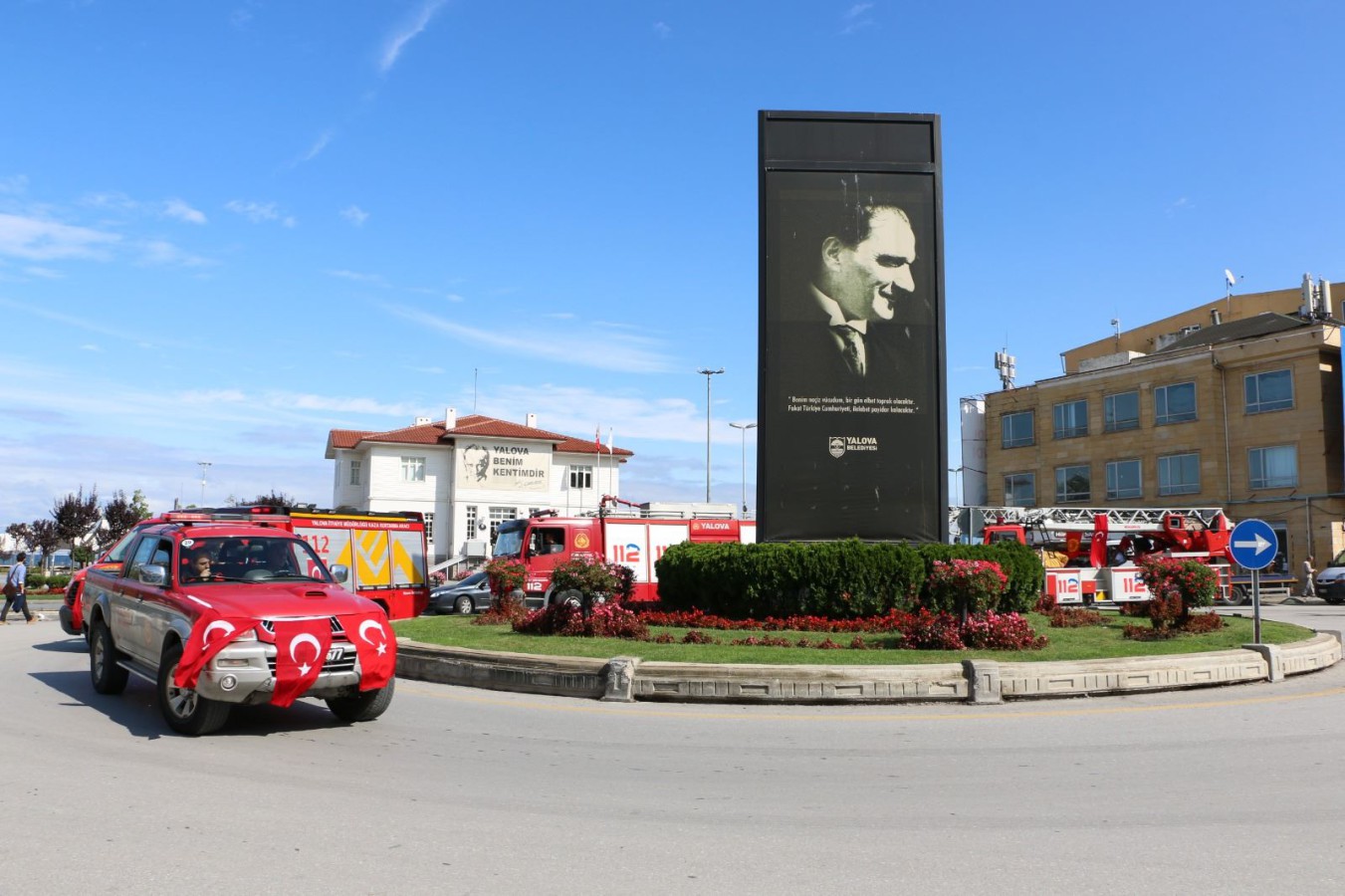 YALOVA İTFAİYESİ’NDEN KONVOYLU KUTLAMA