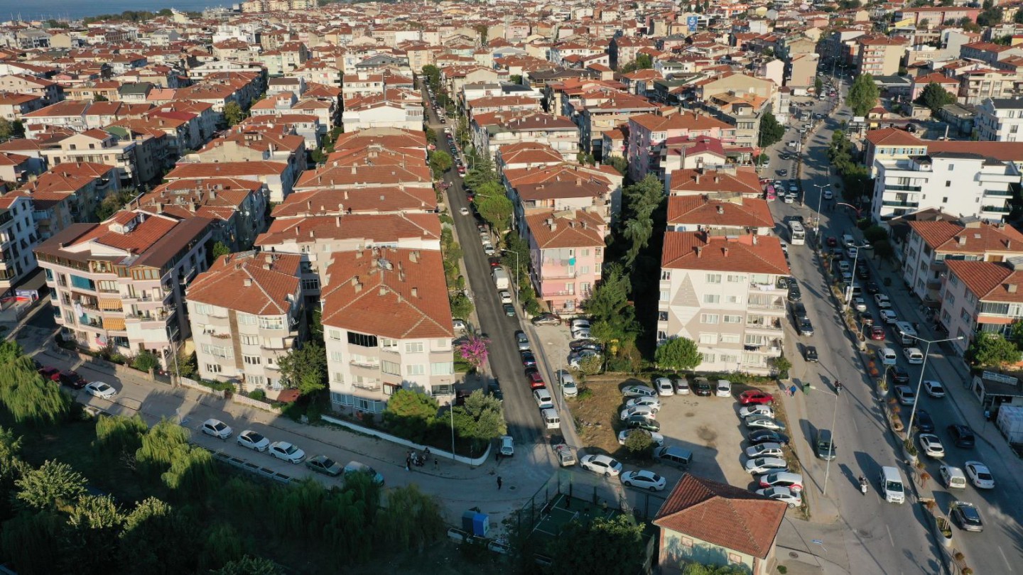 YALOVA’DA ASFALT SEFERBERLİĞİ SÜRÜYOR