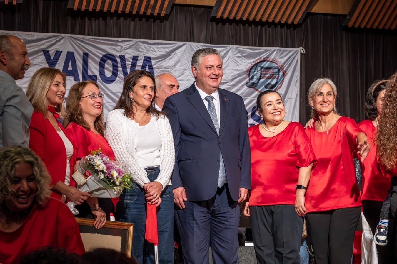 YALOVA’DA CUMHURİYET’İN 102. YILI TÜRKÜLERLE KUTLANDI