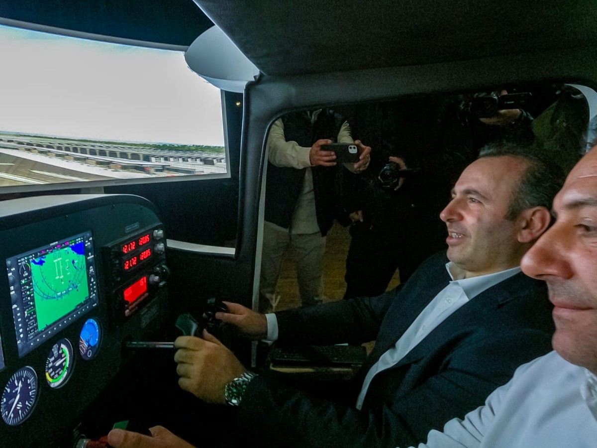 YALOVALI ÇOCUKLAR SİMÜLATÖRLE UÇUŞ KEYFİ YAŞADI