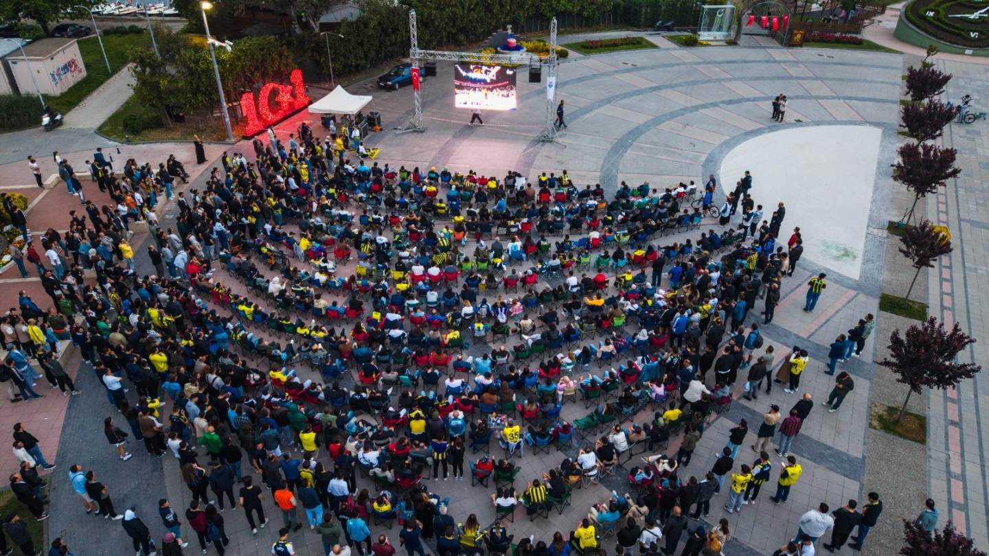 YALOVALILAR, EUROLEAGUE HEYECANINI DEV EKRANDAN TAKİP ETTİ