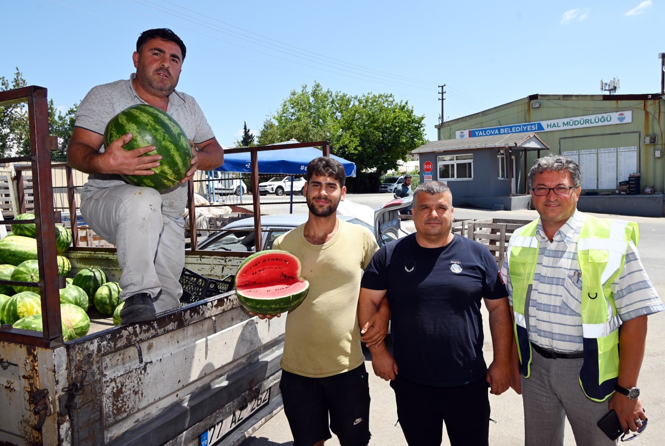 YALOVALILAR YAZ AYLARINDA ‘KARPUZ’U TERCİH ETTİ