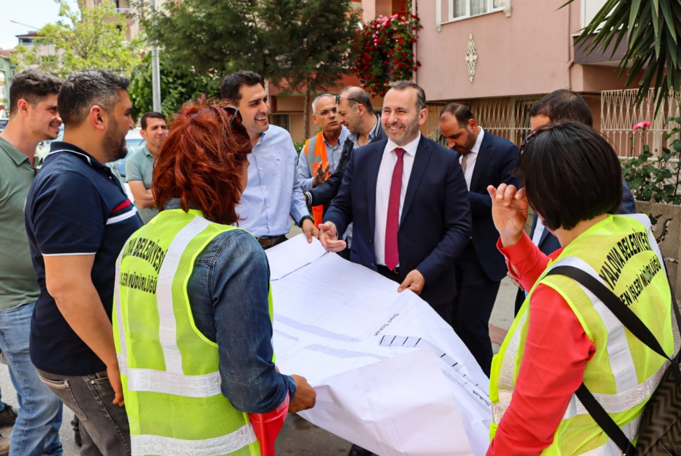 YALOVA’NIN GELECEĞİNE YATIRIM SÜRÜYOR