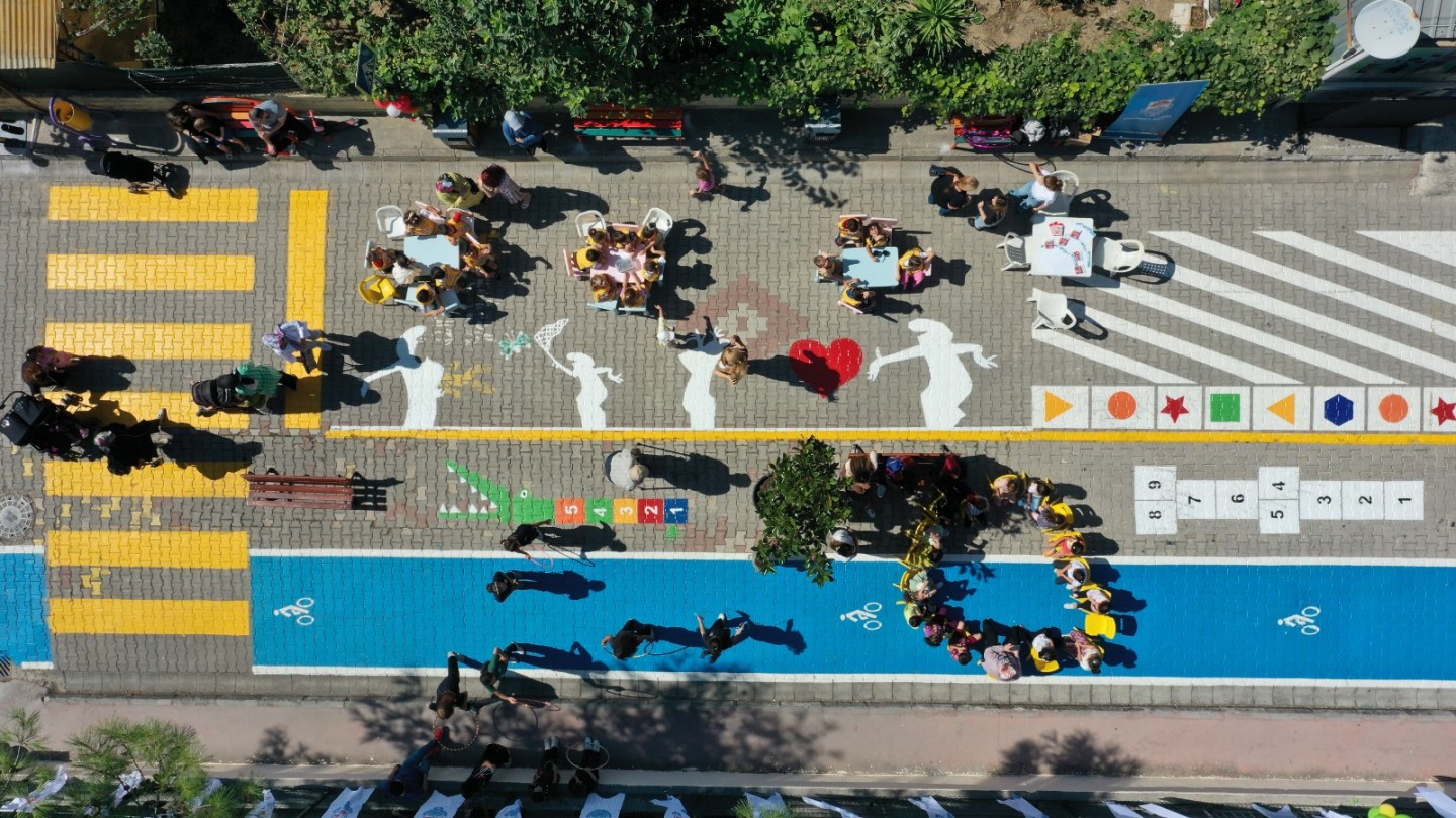 YALOVA’NIN İLK ÇOCUK DOSTU SOKAĞI AÇILDI