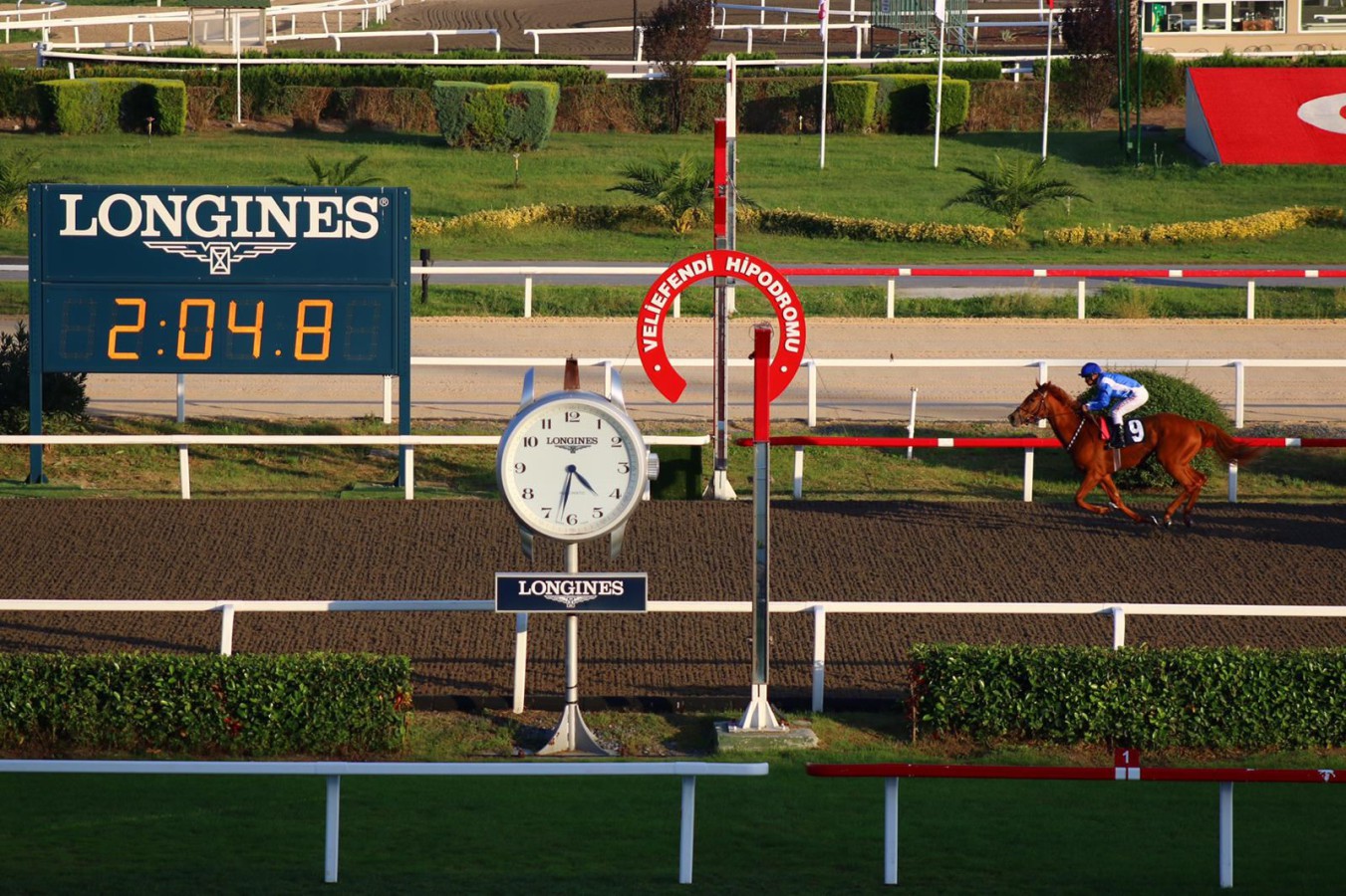 YÜRÜYEN KÖŞK KOŞUSUNDA BİRİNCİLİĞE SPREAD THE JOY UZANDI