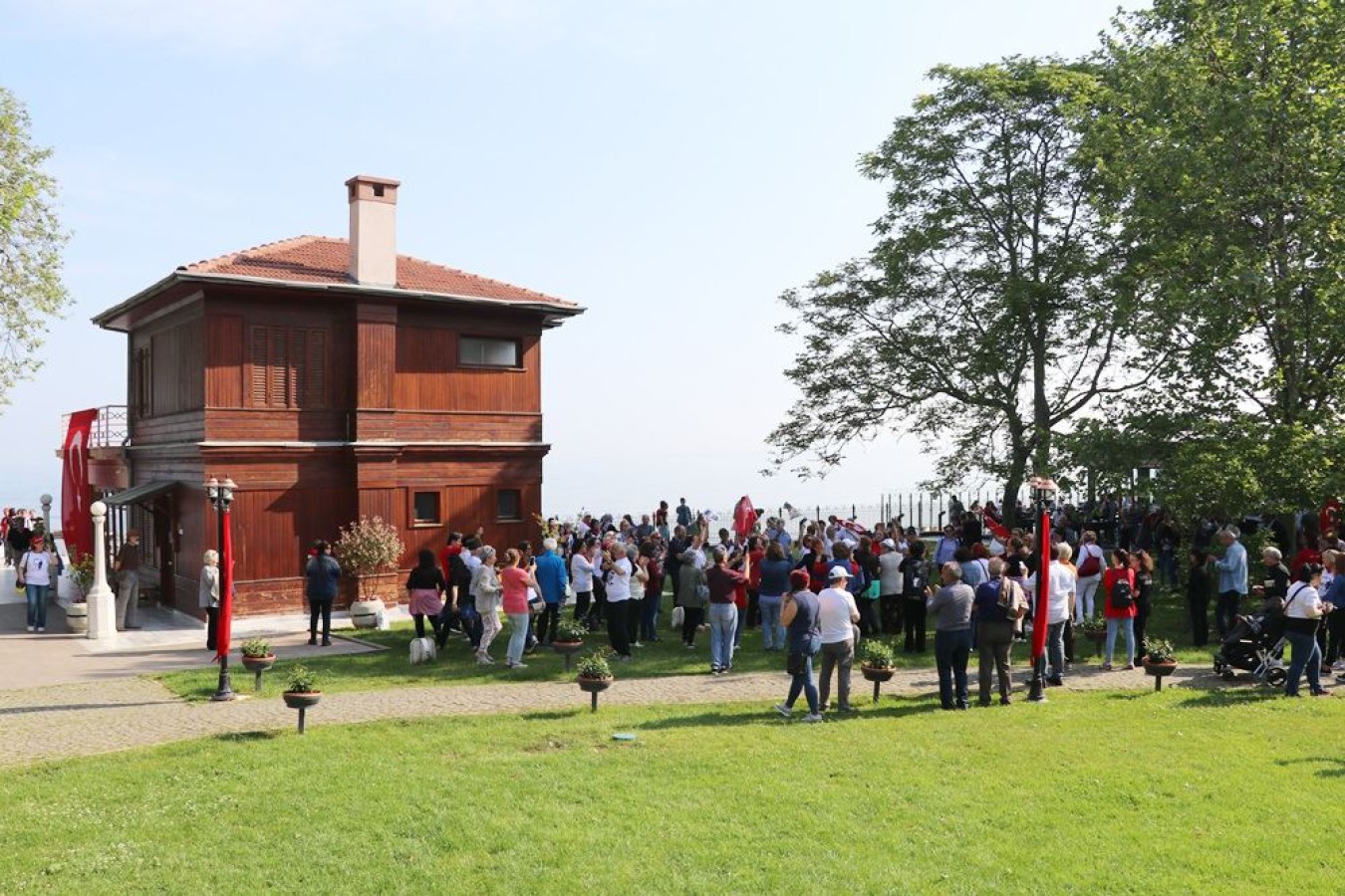 YÜRÜYEN KÖŞK REKOR ÜSTÜNE REKOR KIRDI